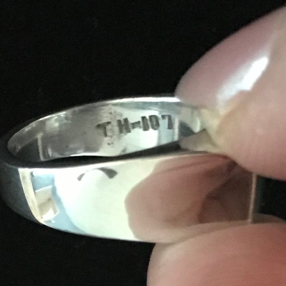 Sterling Silver Ring - Picture 4 of 6